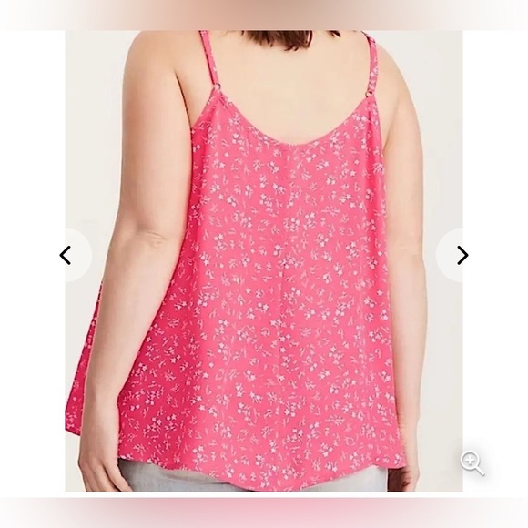 Torrid Pink and White floral pleated chiffon top size 1 - Picture 2 of 7